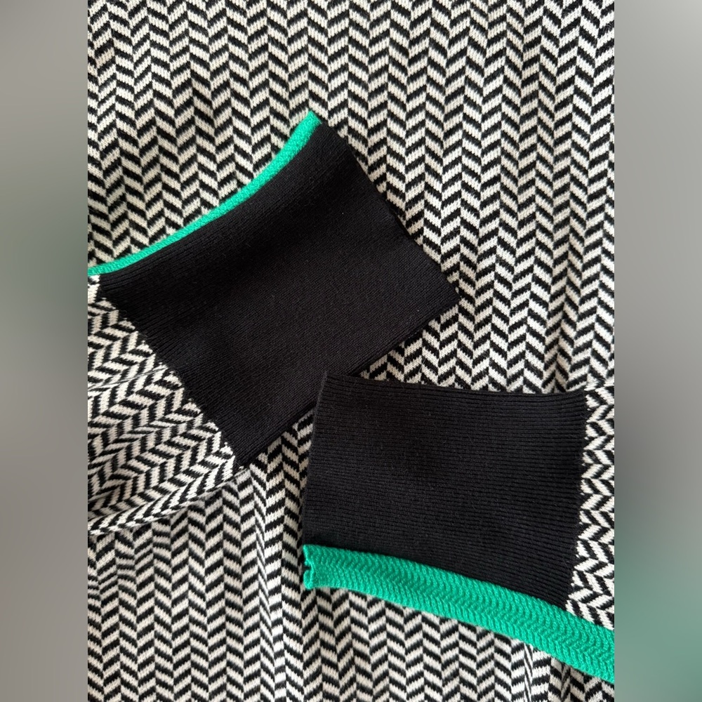 Cezele High Turtleneck Sweater Pullover Women’s Large Black White Chevron Stripe - Picture 11 of 11